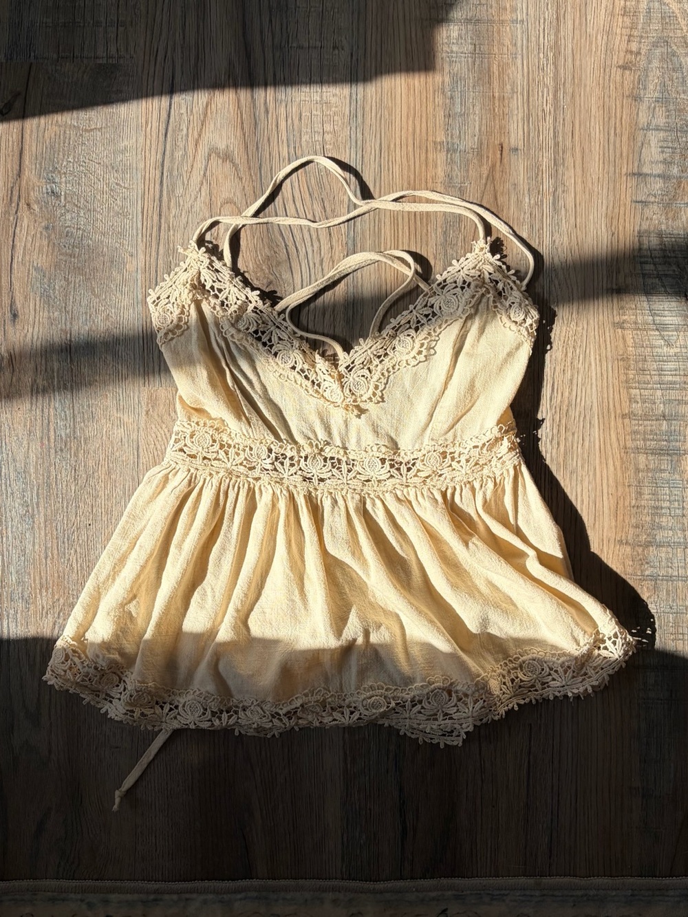 Delicate Lace-Trim Camisole Tank Top in Cream